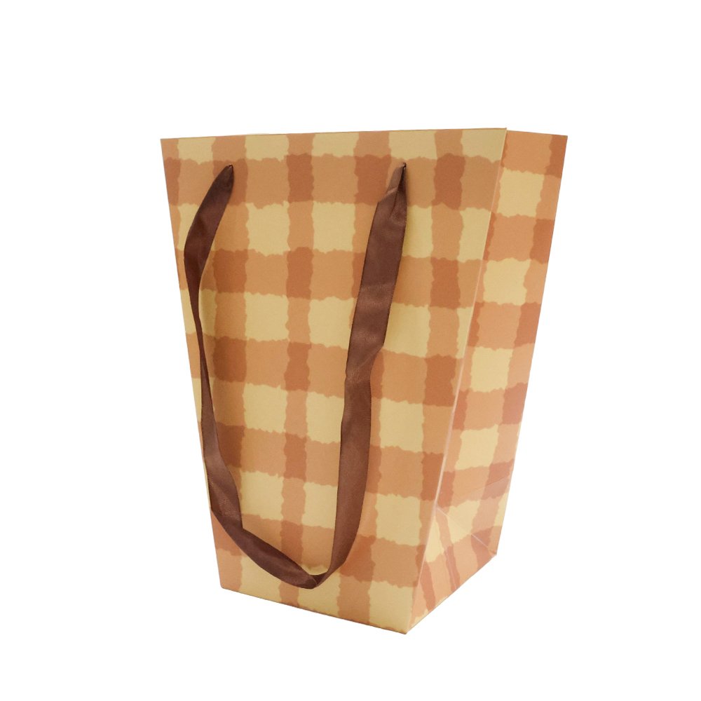 Checkered T-Shaped Paper Flower Bag with Satin Ribbon Handles - Image 3
