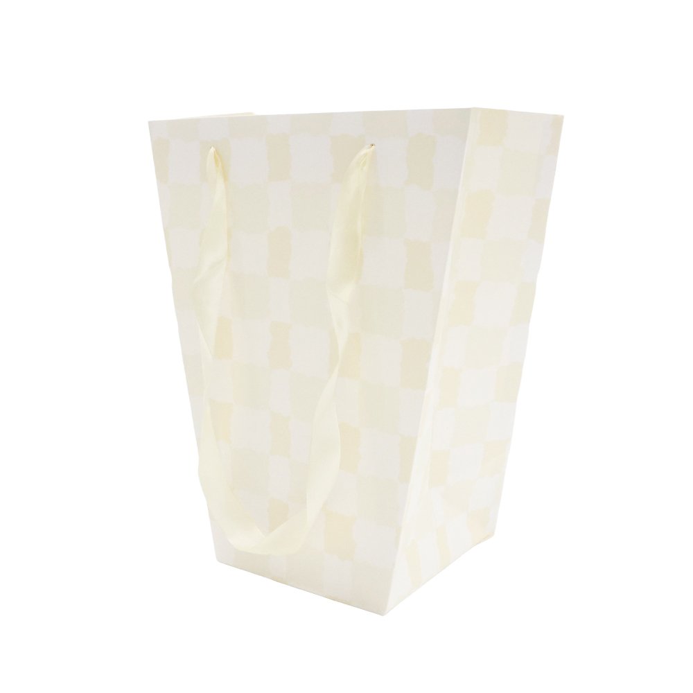 Checkered T-Shaped Paper Flower Bag with Satin Ribbon Handles - Image 4
